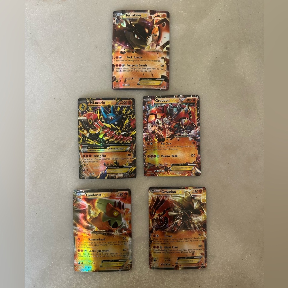 5 FIGHTING pokemon trading cards, holographic, ONE MEGA, four EX, good condition